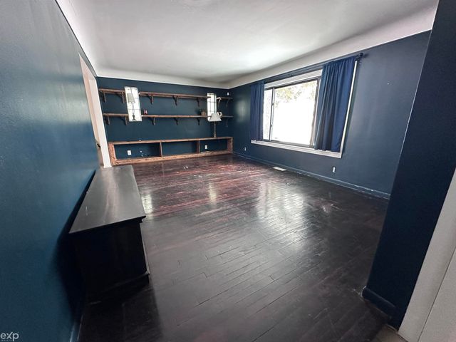 21746 Wellington Avenue, Warren, MI 48089