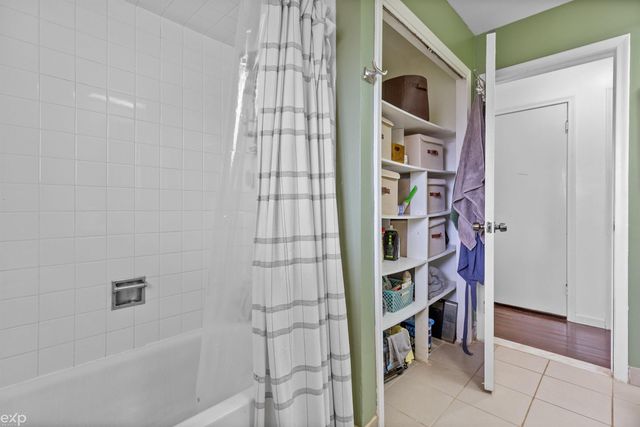 21746 Wellington Avenue, Warren, MI 48089