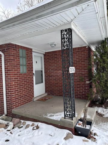 21746 Wellington Avenue, Warren, MI 48089