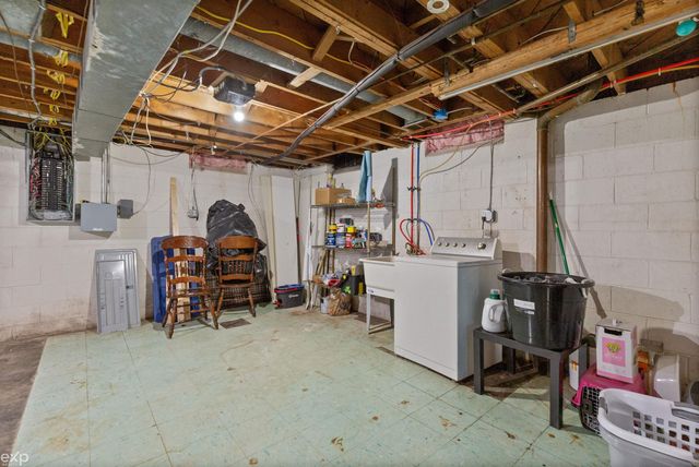 21746 Wellington Avenue, Warren, MI 48089