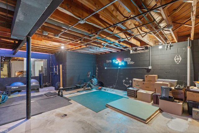 21746 Wellington Avenue, Warren, MI 48089