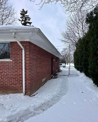 21746 Wellington Avenue, Warren, MI 48089