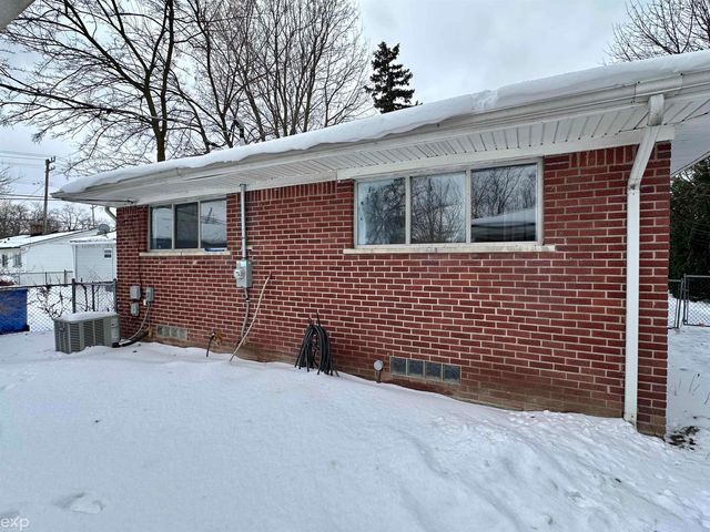 21746 Wellington Avenue, Warren, MI 48089