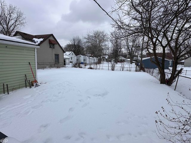 21746 Wellington Avenue, Warren, MI 48089