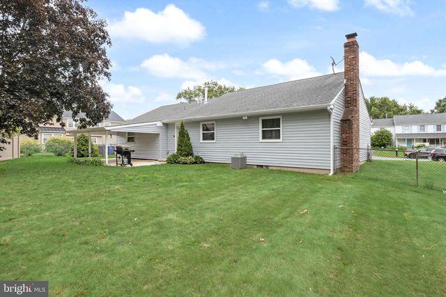 211 TENBY CHASE DR, Delran, NJ 08075