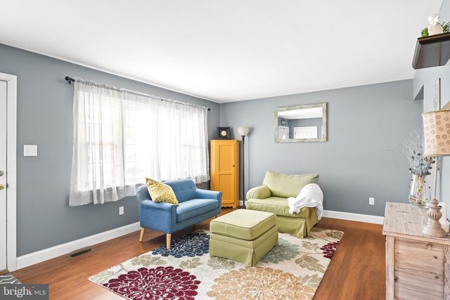 211 TENBY CHASE DR, Delran, NJ 08075