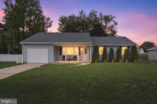 211 TENBY CHASE DR, Delran, NJ 08075