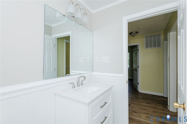 12804 Chester Dr, Disputanta, VA 23842