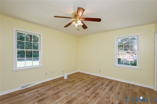 12804 Chester Dr, Disputanta, VA 23842