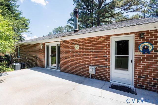 12804 Chester Dr, Disputanta, VA 23842