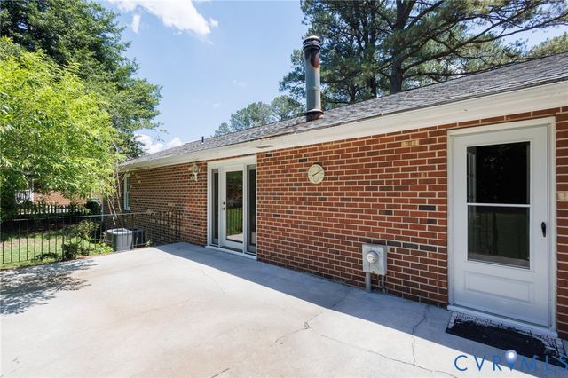 12804 Chester Dr, Disputanta, VA 23842