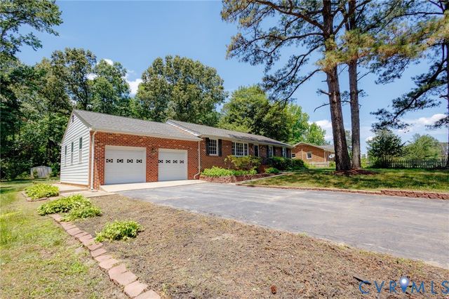 12804 Chester Dr, Disputanta, VA 23842