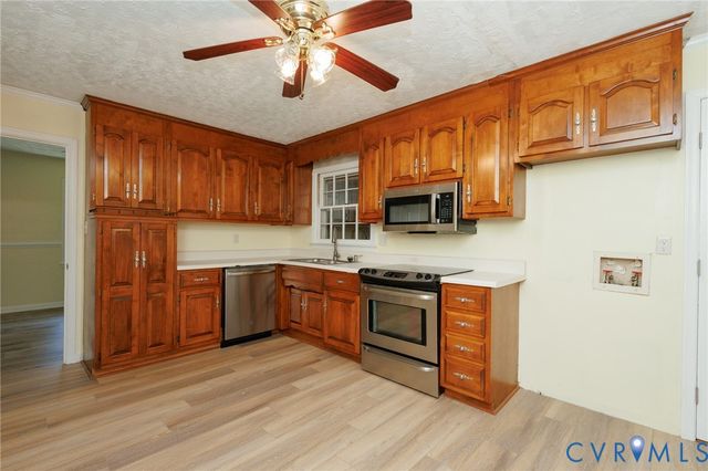 12804 Chester Dr, Disputanta, VA 23842