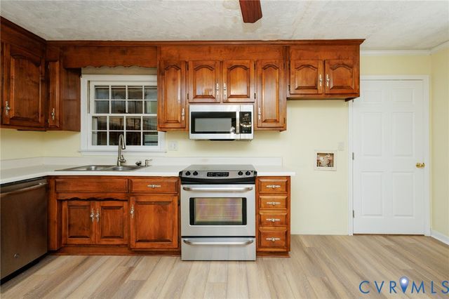 12804 Chester Dr, Disputanta, VA 23842