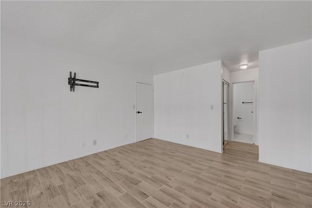 6542 Ironbark Lane, Las Vegas, NV 89107