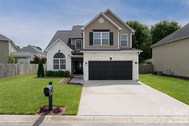 89 Woodfern Road, Fletcher, NC 28732