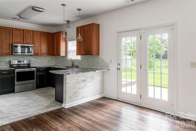 89 Woodfern Road, Fletcher, NC 28732