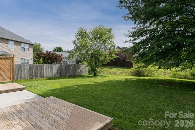 89 Woodfern Road, Fletcher, NC 28732