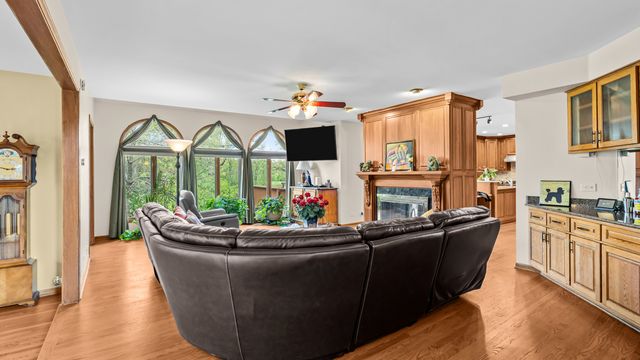 13155 Fox Lane, Lemont, IL 60439