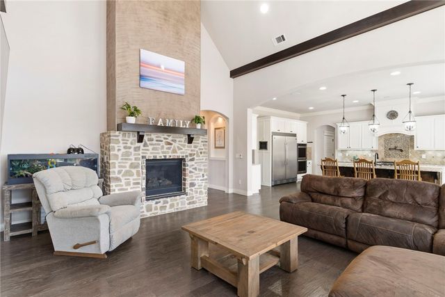 600 Tall Oaks Court, Centerton, AR 72719