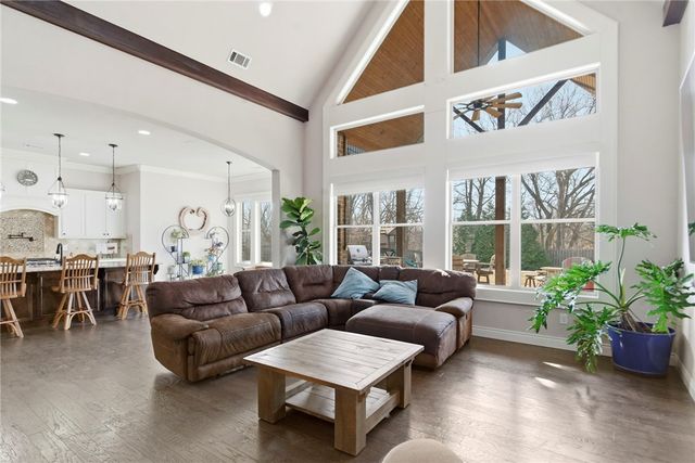 600 Tall Oaks Court, Centerton, AR 72719