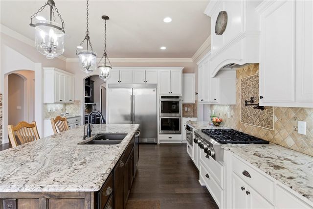 600 Tall Oaks Court, Centerton, AR 72719