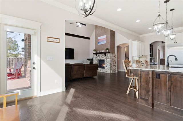 600 Tall Oaks Court, Centerton, AR 72719