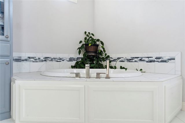 600 Tall Oaks Court, Centerton, AR 72719