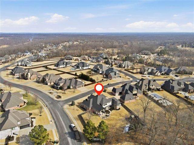 600 Tall Oaks Court, Centerton, AR 72719