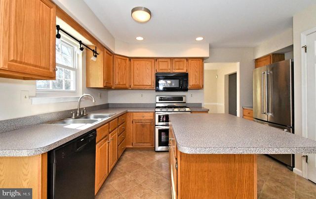 1943 LINDEN LN, Hatfield, PA 19440