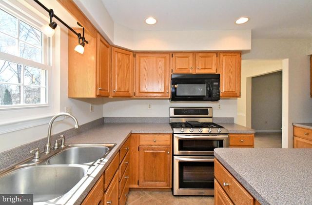 1943 LINDEN LN, Hatfield, PA 19440