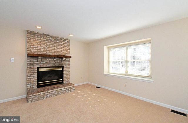 1943 LINDEN LN, Hatfield, PA 19440