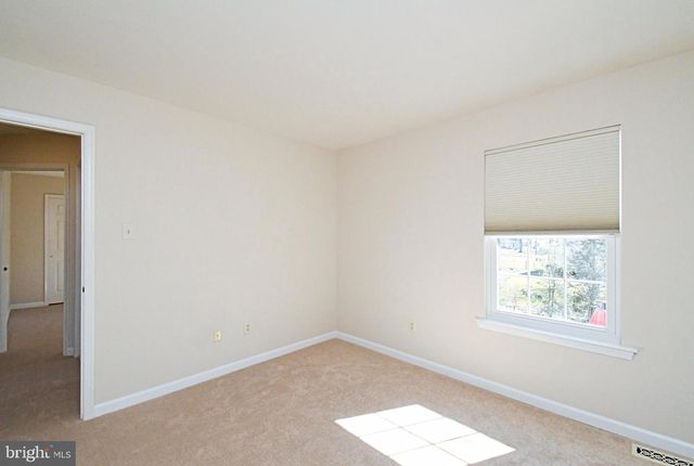 1943 LINDEN LN, Hatfield, PA 19440