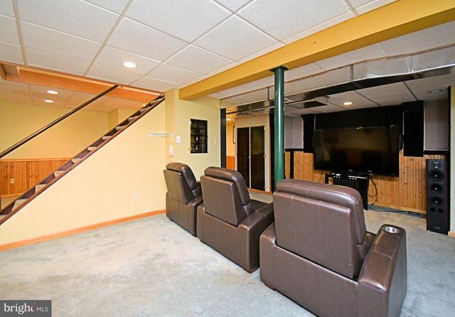 1943 LINDEN LN, Hatfield, PA 19440