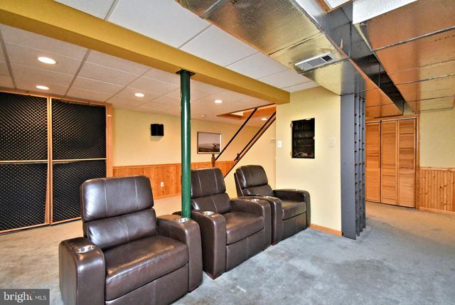 1943 LINDEN LN, Hatfield, PA 19440