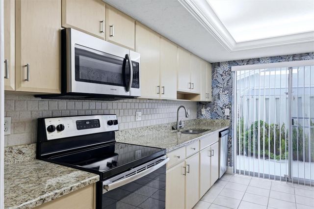 6283 S GREEN VIEW CIRCLE 102, Sarasota, FL 34231