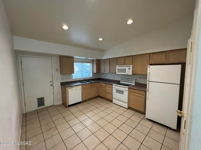 8935 E Golf Links Road, Tucson, AZ 85730