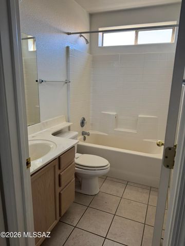 8935 E Golf Links Road, Tucson, AZ 85730