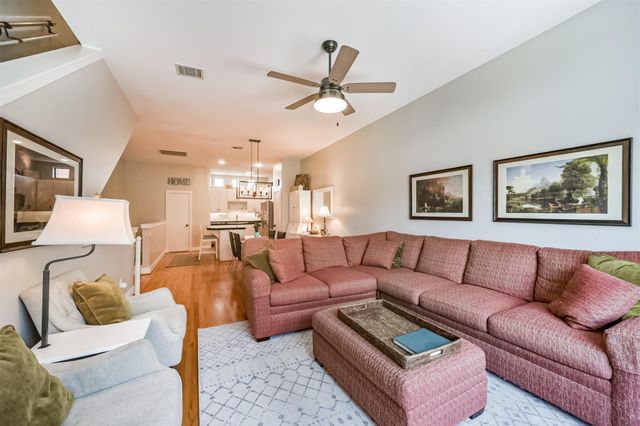 3501 Link Valley Drive 1204, Houston, TX 77025