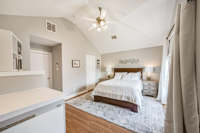 3501 Link Valley Drive 1204, Houston, TX 77025