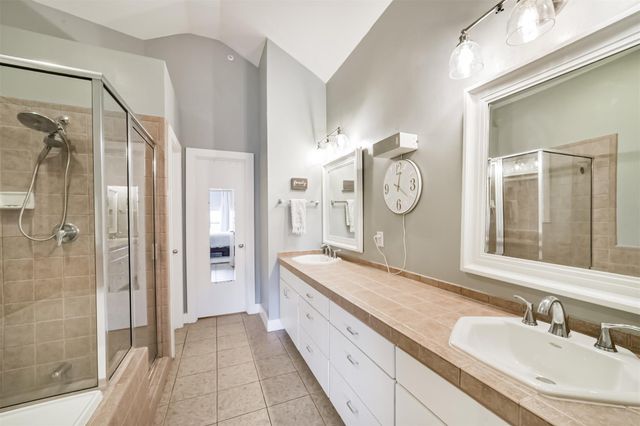 3501 Link Valley Drive 1204, Houston, TX 77025