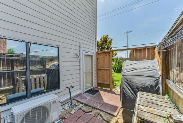 3501 Link Valley Drive 1204, Houston, TX 77025