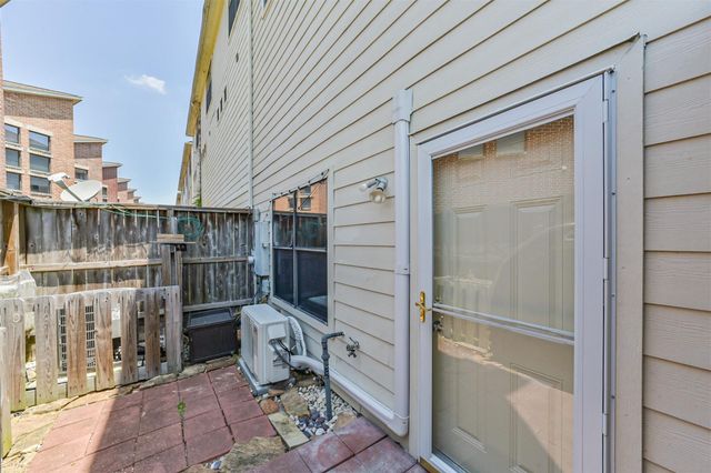 3501 Link Valley Drive 1204, Houston, TX 77025