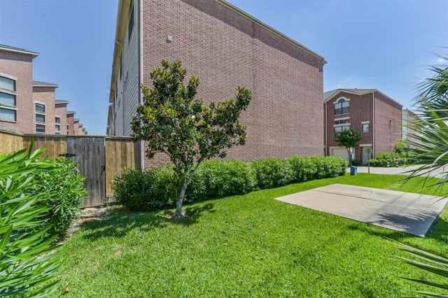 3501 Link Valley Drive 1204, Houston, TX 77025