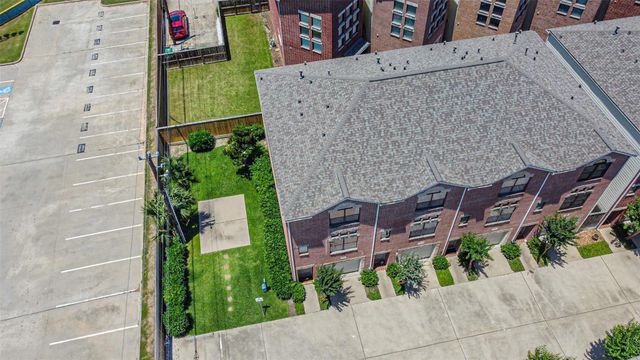3501 Link Valley Drive 1204, Houston, TX 77025