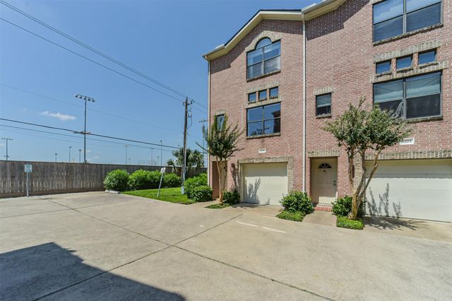 3501 Link Valley Drive 1204, Houston, TX 77025