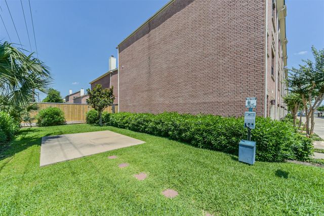3501 Link Valley Drive 1204, Houston, TX 77025
