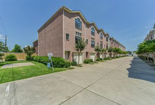 3501 Link Valley Drive 1204, Houston, TX 77025