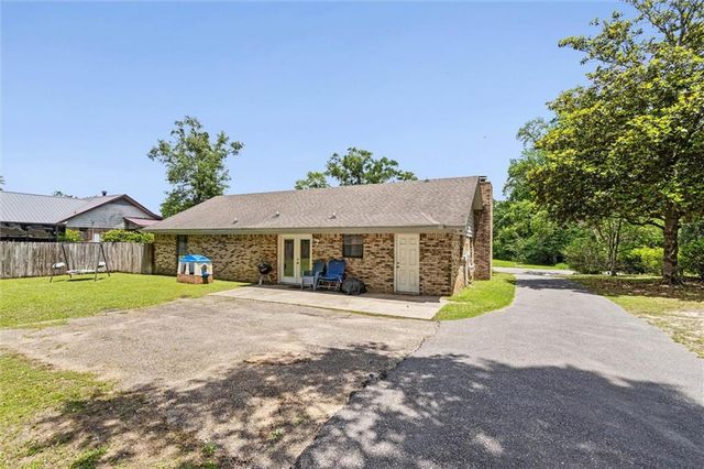 207 Chase Drive, Saraland, AL 36571
