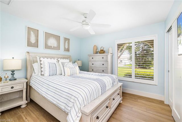1374 Foxfire LN, Naples, FL 34104